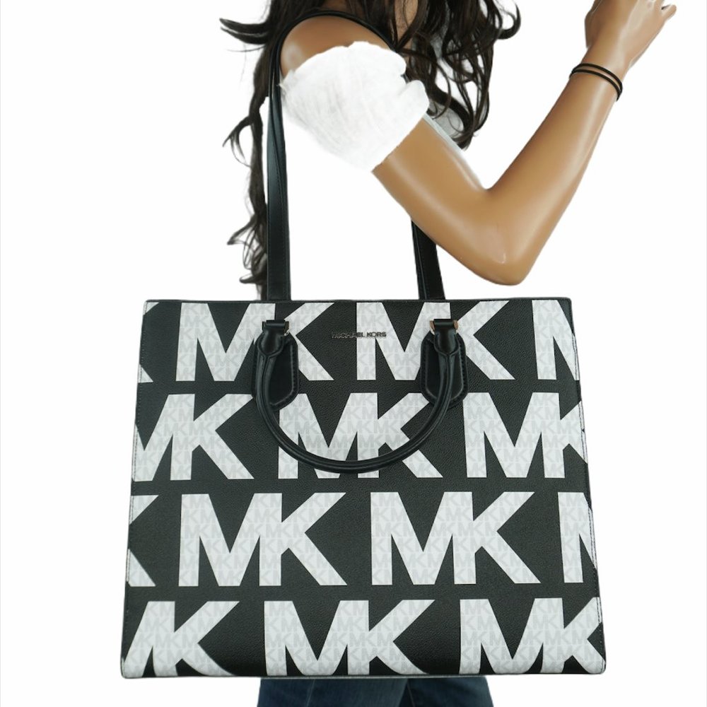 Michael Kors Graphic LG Logo Tote MK White Black